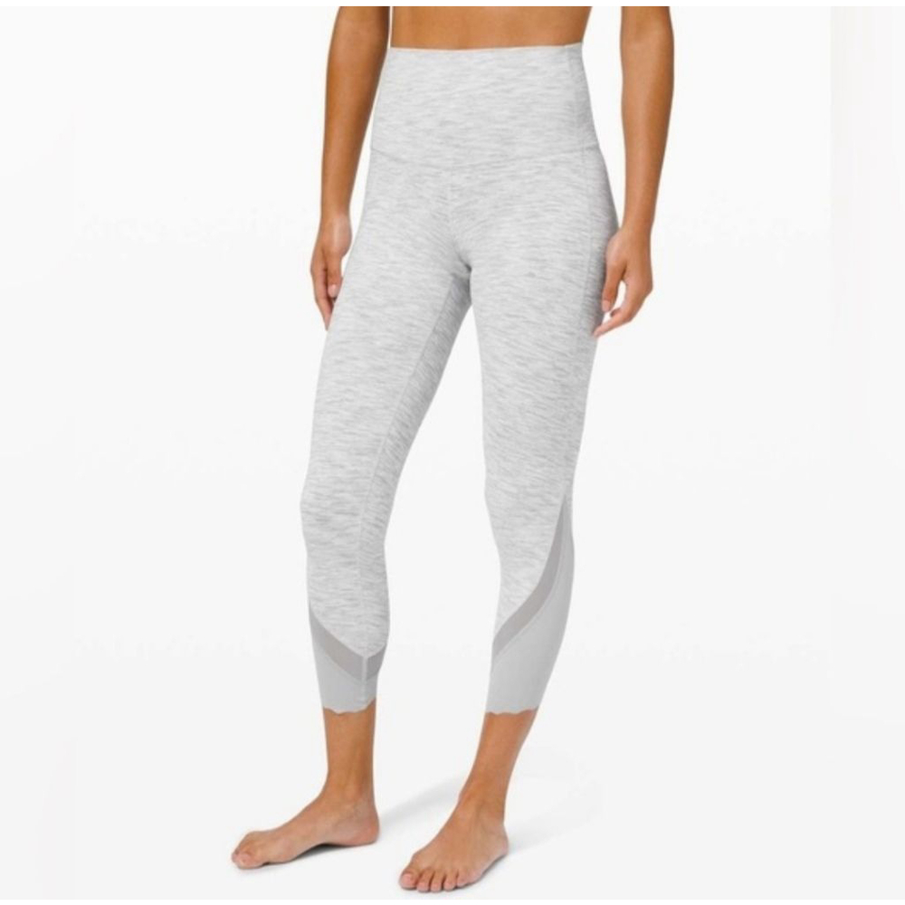 LULULEMON Wunder Under High Rise Scalloped Hem Crop Leggings 10 White‎ Gray 142